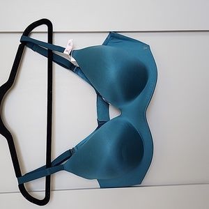NWT Victoria Secret 38c bra